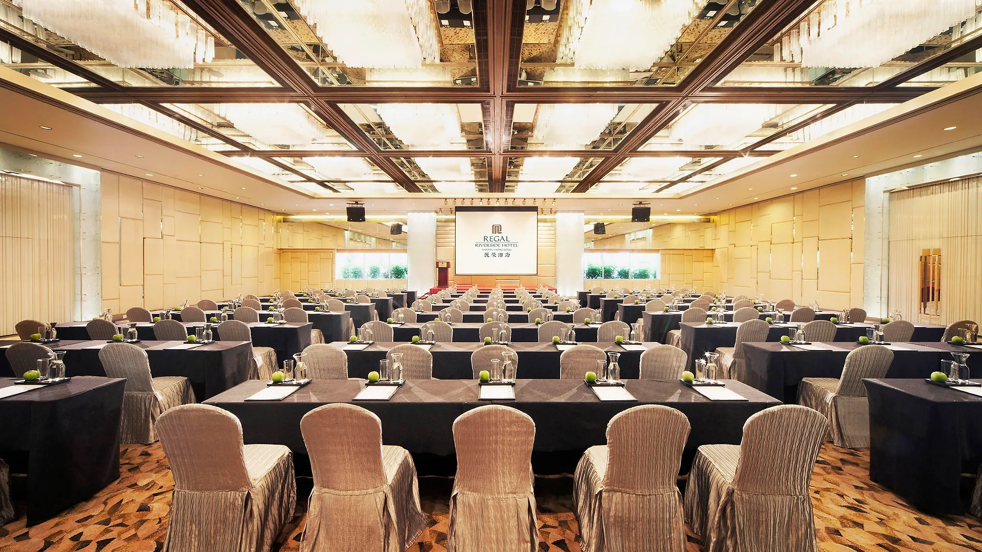 Regal Riverside Hotel Hong Kong