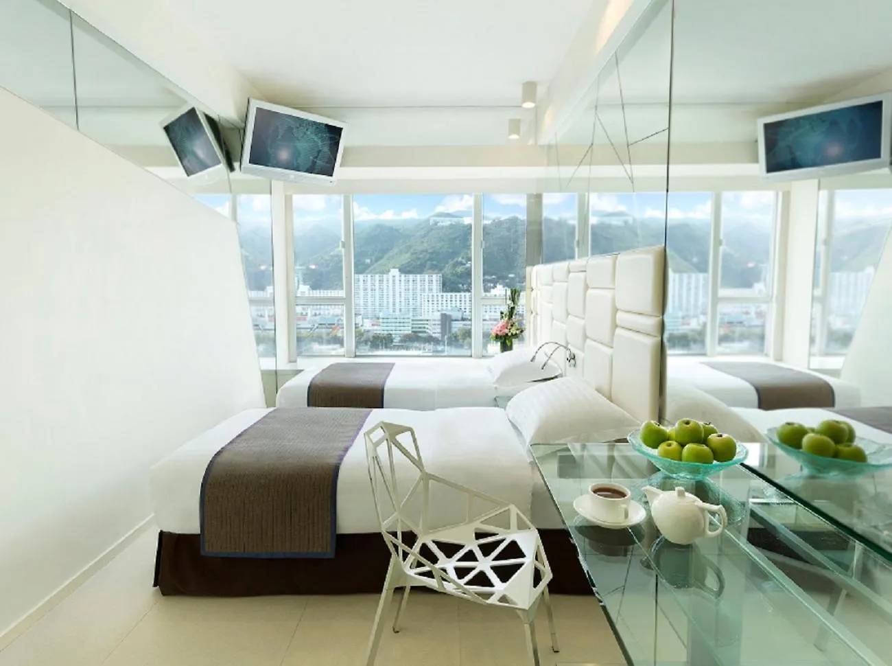 Regal Riverside Hotel Hong Kong