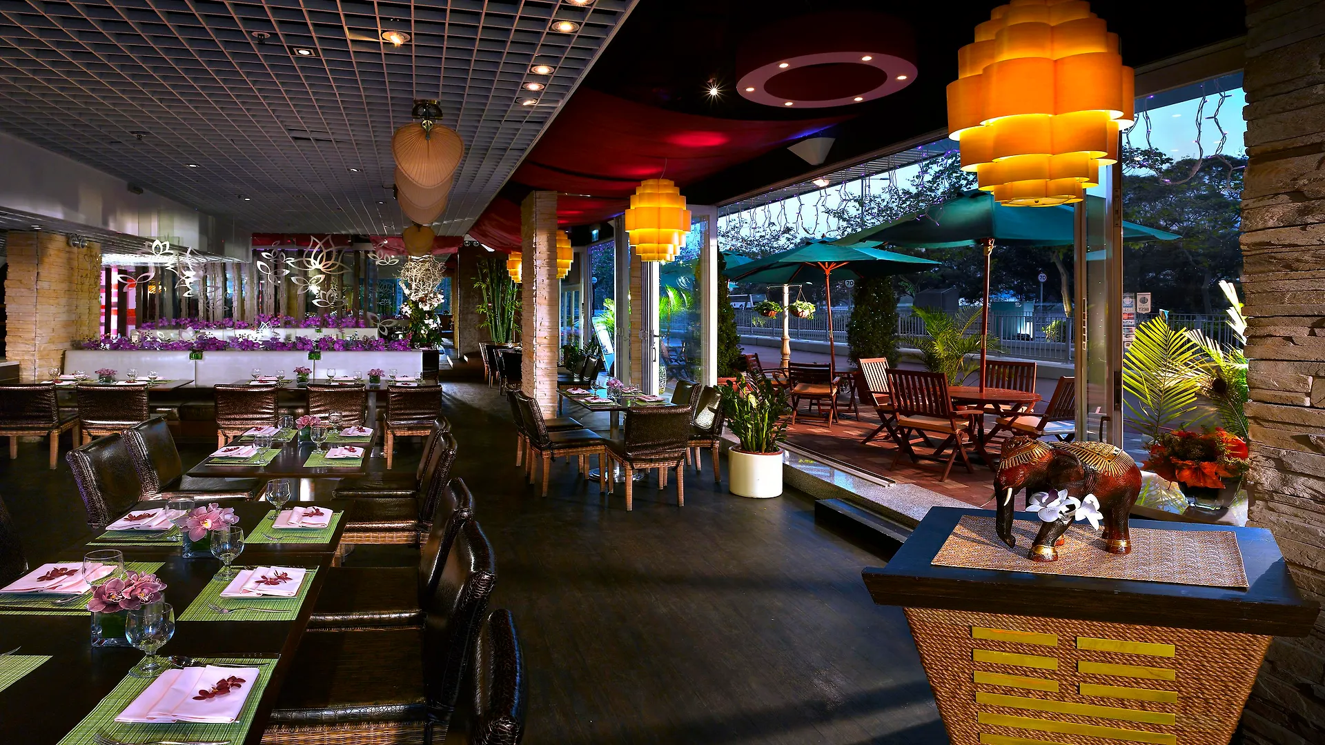 Regal Riverside Hotel Hongkong 4*,